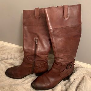 <Arturo Chiang> brown boots.